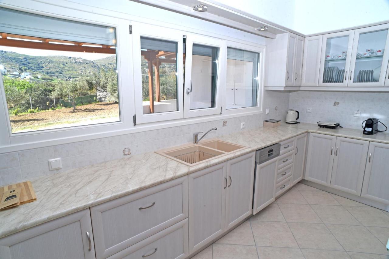 Bernie House 2 Apartment Melanes ภายนอก รูปภาพ