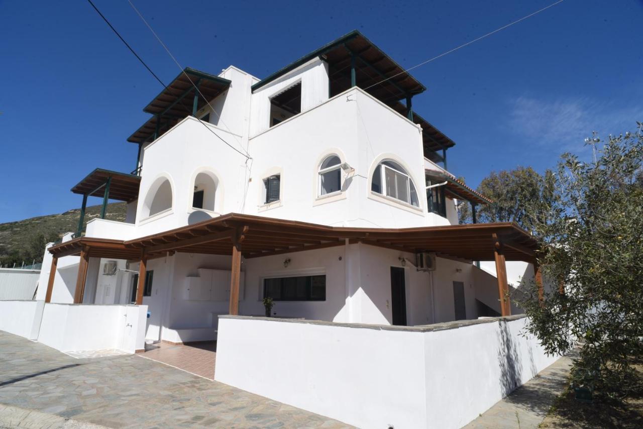 Bernie House 2 Apartment Melanes ภายนอก รูปภาพ