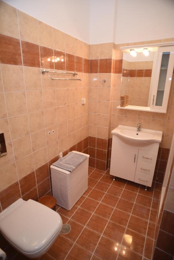 Bernie House 2 Apartment Melanes ภายนอก รูปภาพ