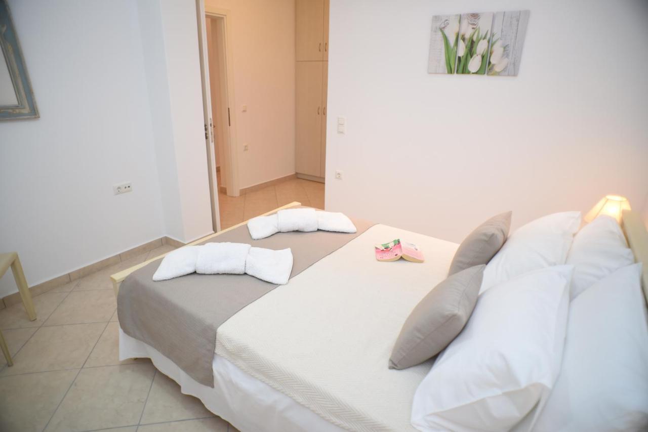 Bernie House 2 Apartment Melanes ภายนอก รูปภาพ